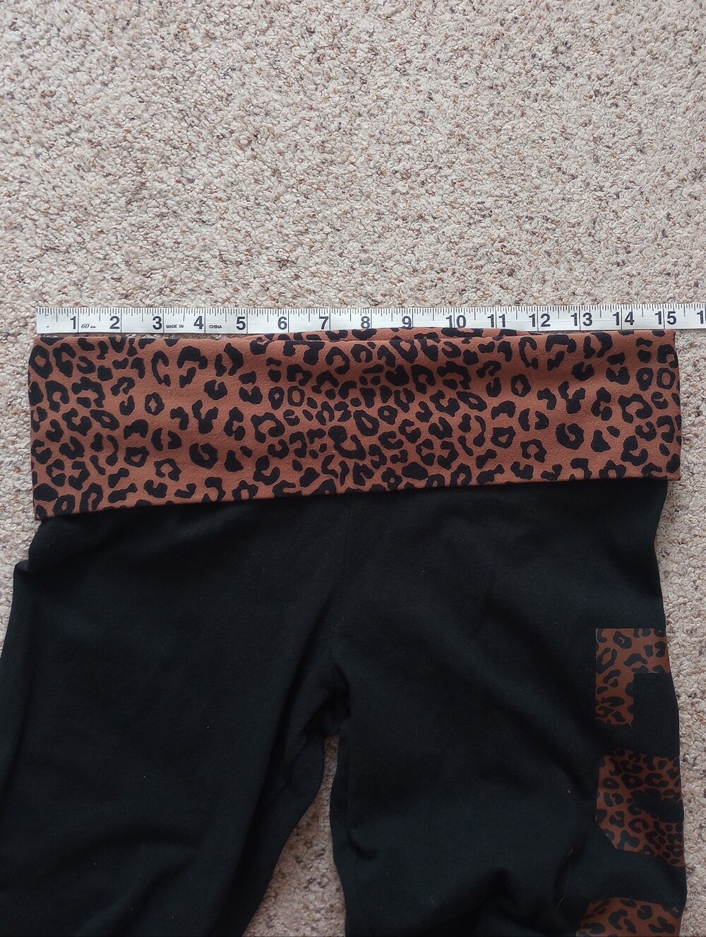 Cheetah Print Love Pink Victoria's Secret Leggings Medium - Picture 3 of 7